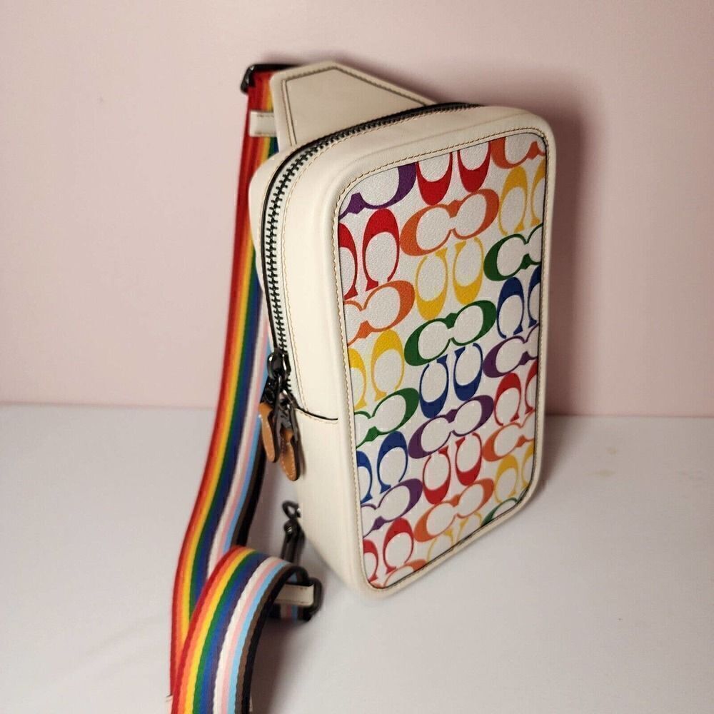 NWT Coach CJ581 MEN'S Sullivan Pack In Rainbow Signature Canvas - Picture 3 of 7